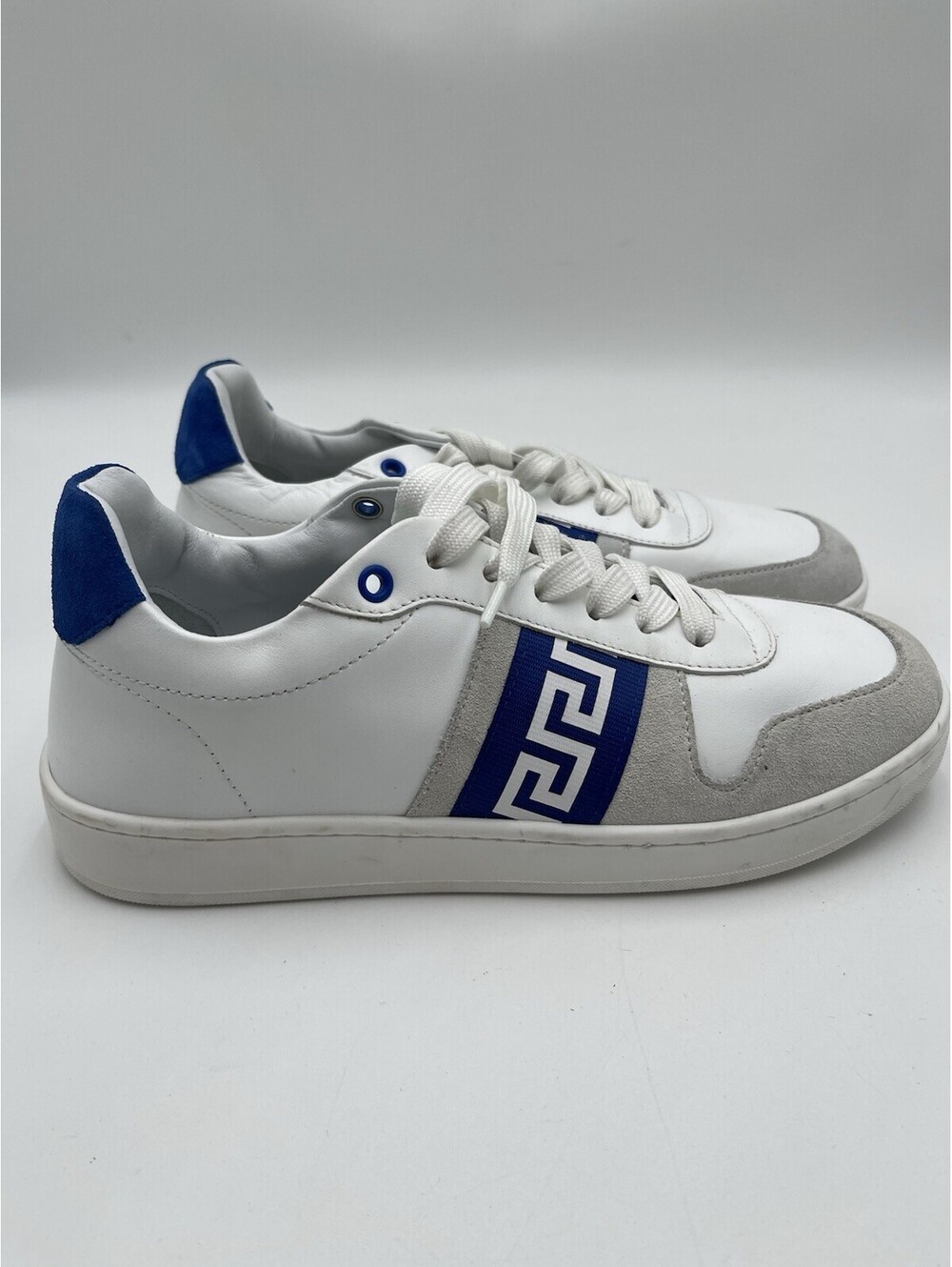 Women’s Versace La Greca leather low-top sneakers in white Size 39.5